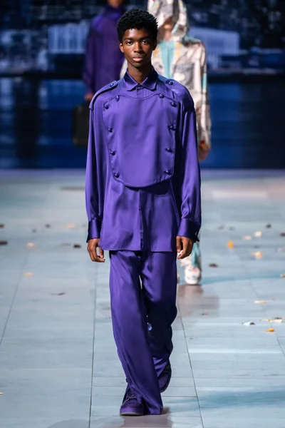 Look 25